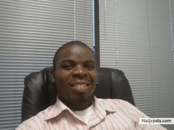 Mi chilling at work. - click for next photo