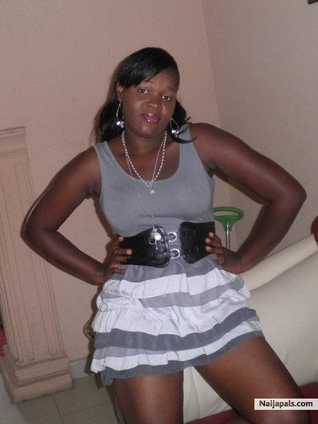 Ebony4Real - click for next photo