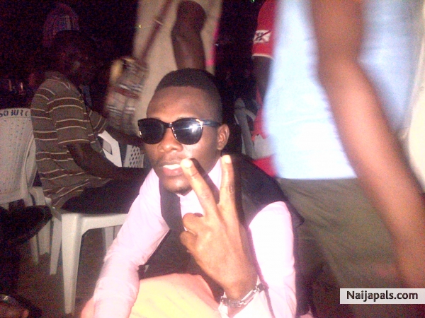 am up coming artist aka(chizeal brown) - click for next photo