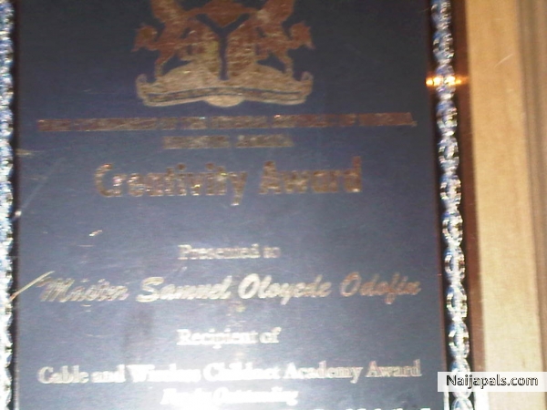 creativity award by Nigerian Government - click for next photo
