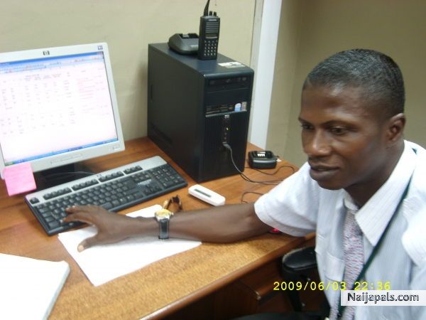 this the real man dongazza, willing to mingle with a loyal and reliable lady - click for next photo