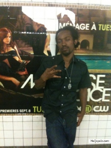 Subway snapping - click for next photo