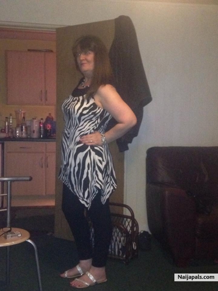 ready for a nite out - click for next photo