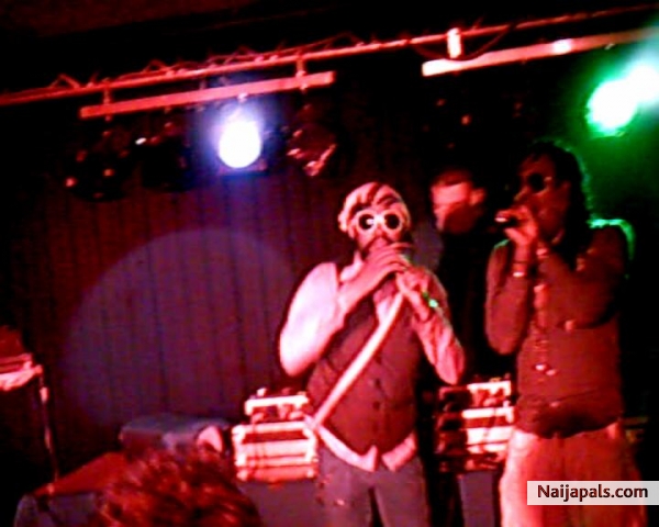 TUKLAN LIVE ON STAGE - click for next photo