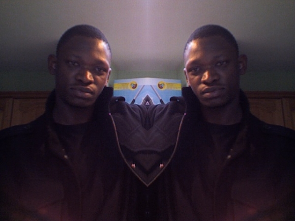 me and my twin...i clone people - click for next photo