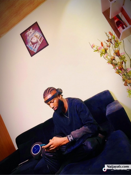 http://www.naijapals.com/music/Mo_dupe_Ulafala-110112Hope y' all had a good day today. Please tap in and tell me what you think. - click for next photo