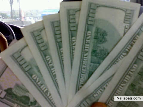 paper chasing thats wat i do - click for next photo