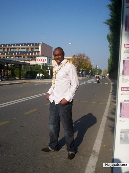  - click for next photo