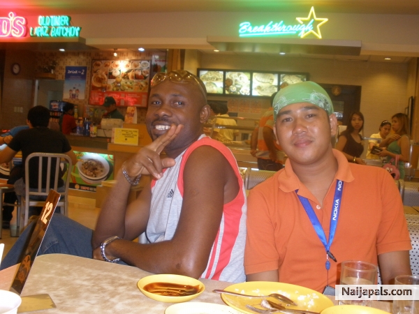 that is my friend in the Philippines..l did love it there on my visit - click for next photo