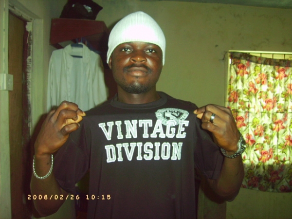 wAts iT wItH tHe vInTaGe - click for next photo