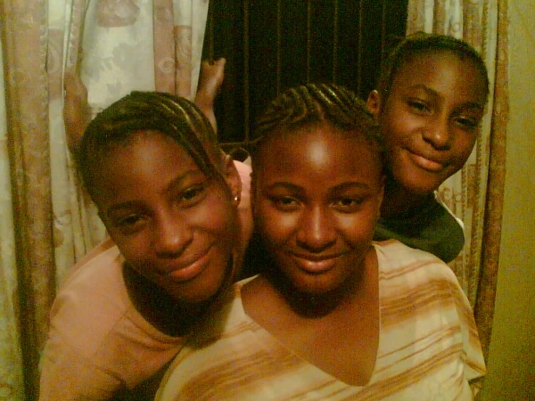 Koko and da twinz - click for next photo