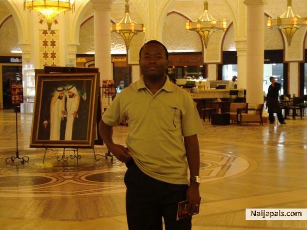 Dubai Mall - click for next photo