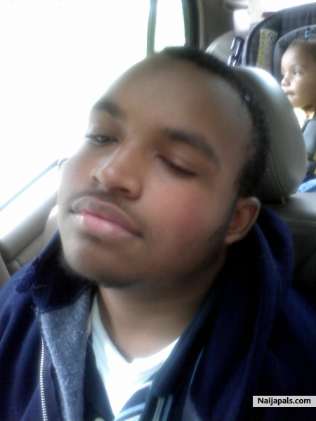 Ahmad chillin - click for next photo