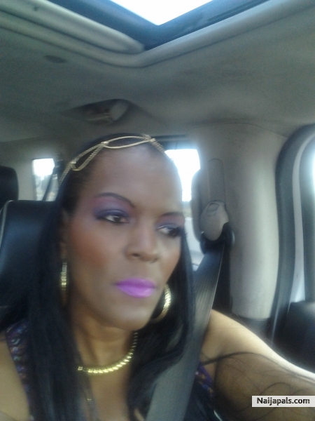 ME BEING THE TRUE QUEEN DIVA I AM LOL - click for next photo