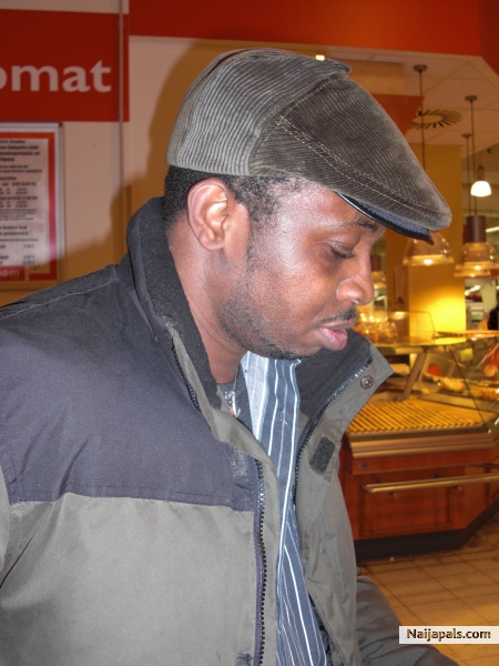  - click for next photo