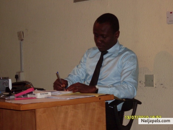 accountant - click for next photo