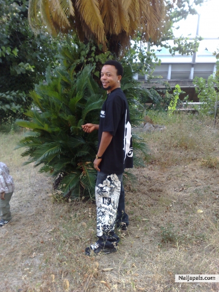  - click for next photo