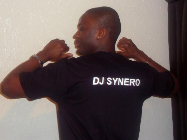 dj synero - click for next photo