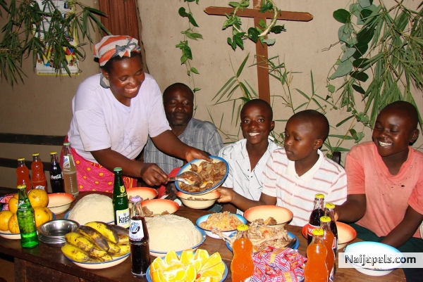 Nigerian Support #4Afrika. - click for next photo
