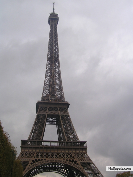 Eiffell tower - click for next photo