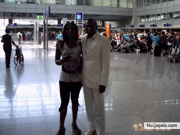 Frankfurt Airport with inlaw - click for next photo