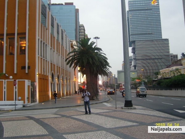 - click for next photo