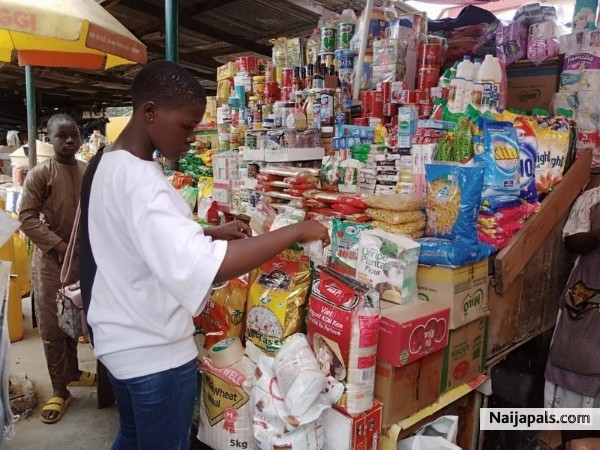 were i mostly stop by to buy soda for washing dishes. - click for next photo