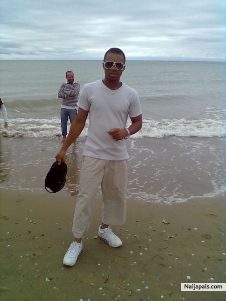  - click for next photo