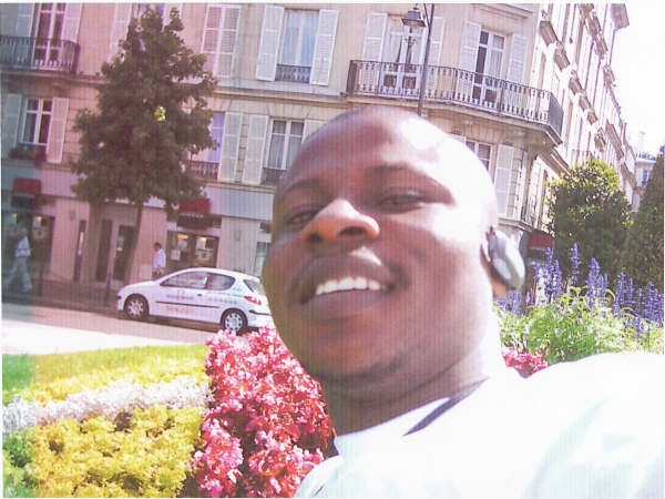 taiwo in uk - click for next photo