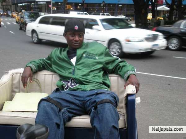 Me after shopping at 5th Ave NYC taking a ride with the rickshaw for a tour in central park - click for next photo