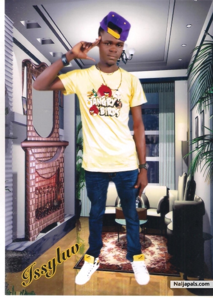 Issy Noni1 - click for next photo