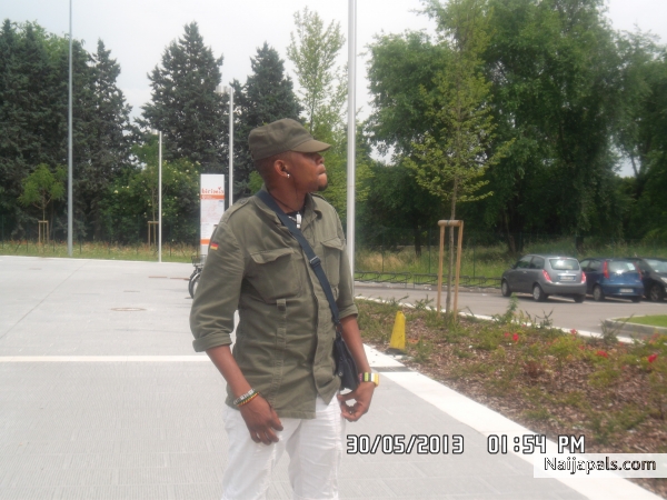  - click for next photo