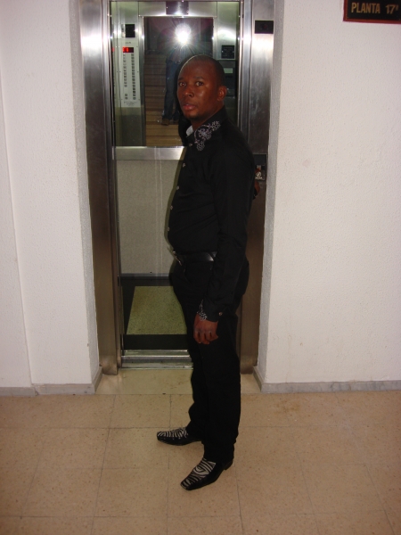  - click for next photo