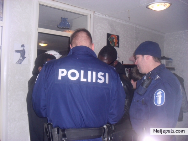 Police came and rune my party! :D - click for next photo