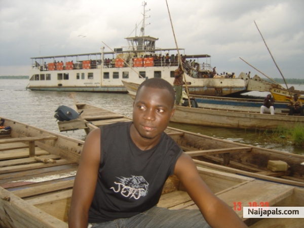 Just a watch over the breeze of the Northen part of Ghana . . . - click for next photo