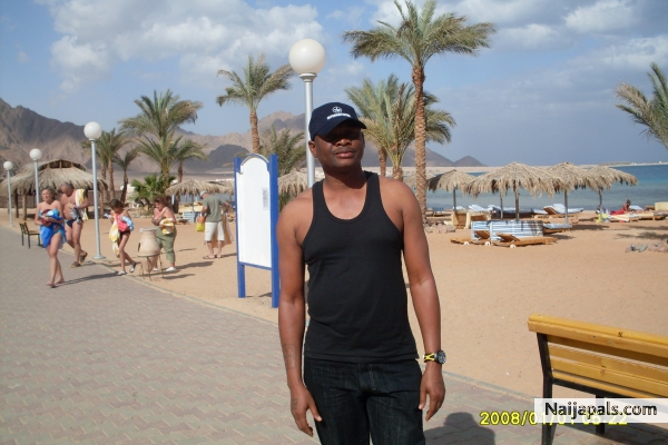  - click for next photo