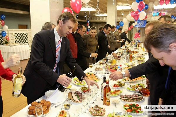 YOU ARE WELCOME TO RUSSIA ! - click for next photo