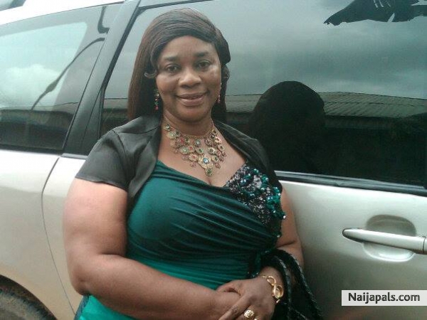 pretty mum - click for next photo