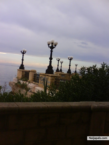  - click for next photo