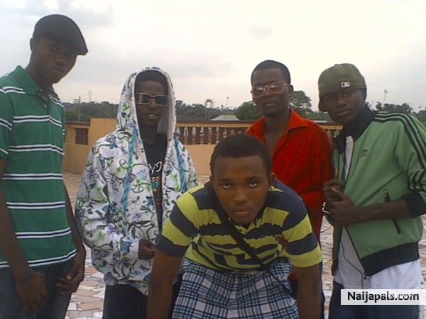 that' s me again with g-fizzle, ay, sno' wyte & puna at tha green crystals awards ' 08 - click for next photo