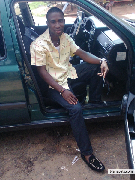 Engr. Emma flexing - click for next photo