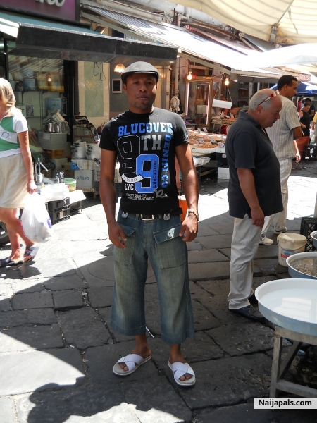  - click for next photo