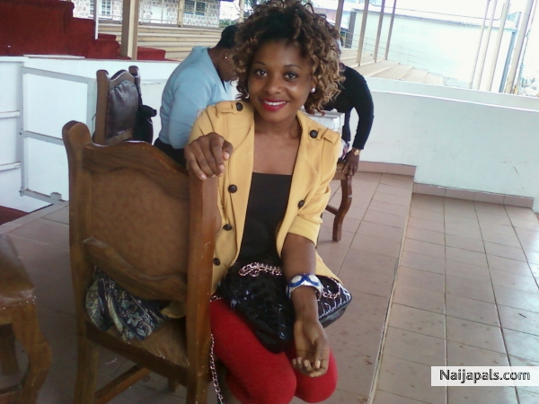 on behalf of red,blu,yelo & blak,i wish y' ol ma frens a veri colorful day..muah!! - click for next photo