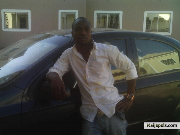 DEE KING - click for next photo