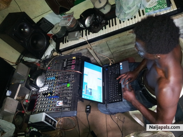 insite studio - click for next photo