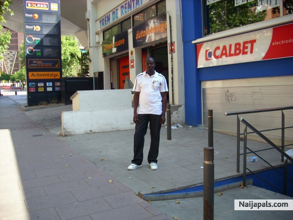  - click for next photo