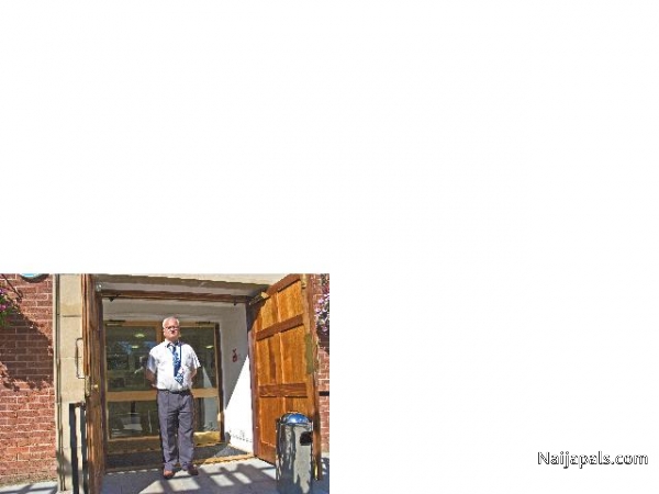  - click for next photo