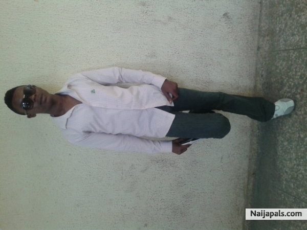 dinho - click for next photo