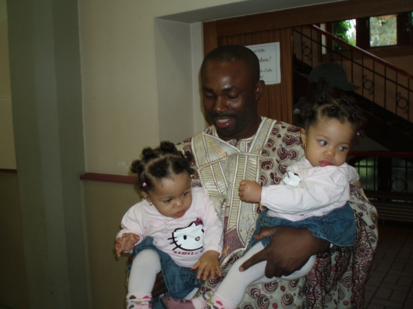 ME AND MY TWINS PRINCESSES - click for next photo