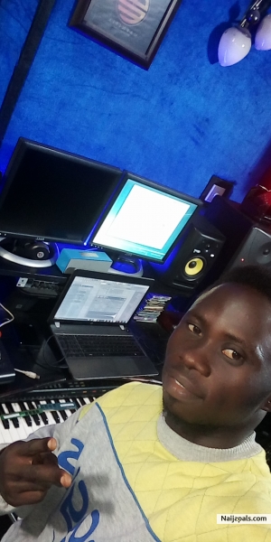 Mixing and mastering session - click for next photo